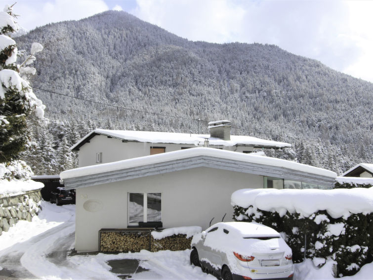 Foto van exterieur van Appartement Reith bei Seefeldin de winter