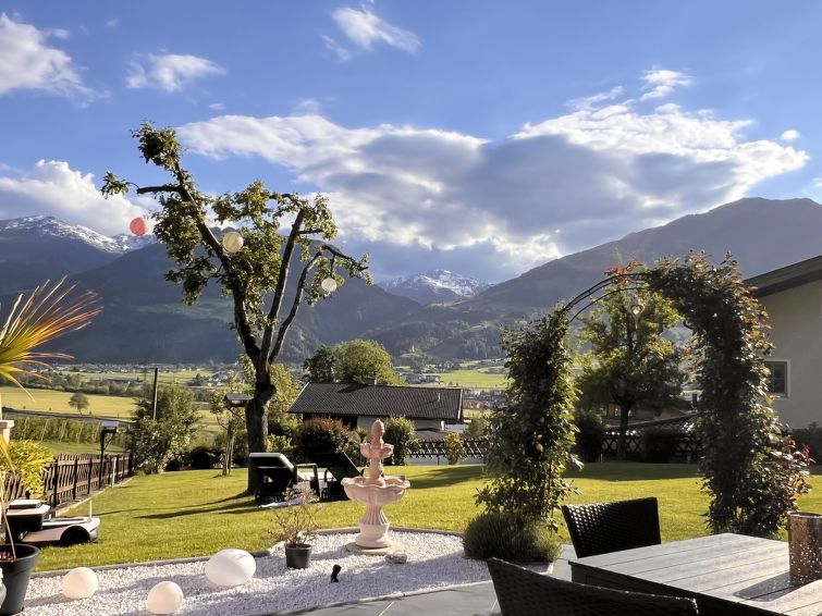 Foto van exterieur van Appartement Fügen Foto van exterieur van Appartement Fügen