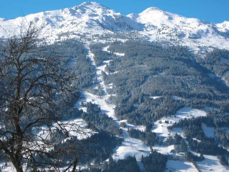 Foto van exterieur van Appartement Stumm im Zillertalin de winter