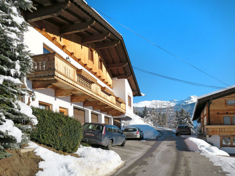 Foto van exterieur van Appartement Zell am Zillerin de winter