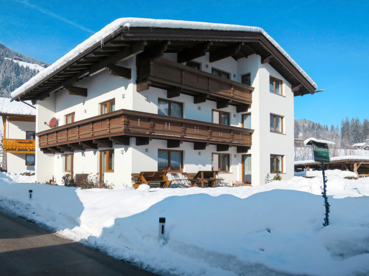 Foto van exterieur van Appartement Zell am Zillerin de winter