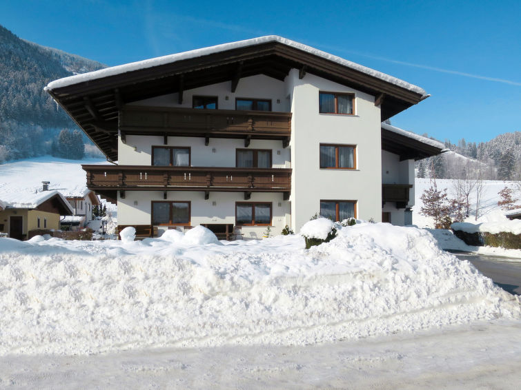 Foto van exterieur van Appartement Zell am Zillerin de winter