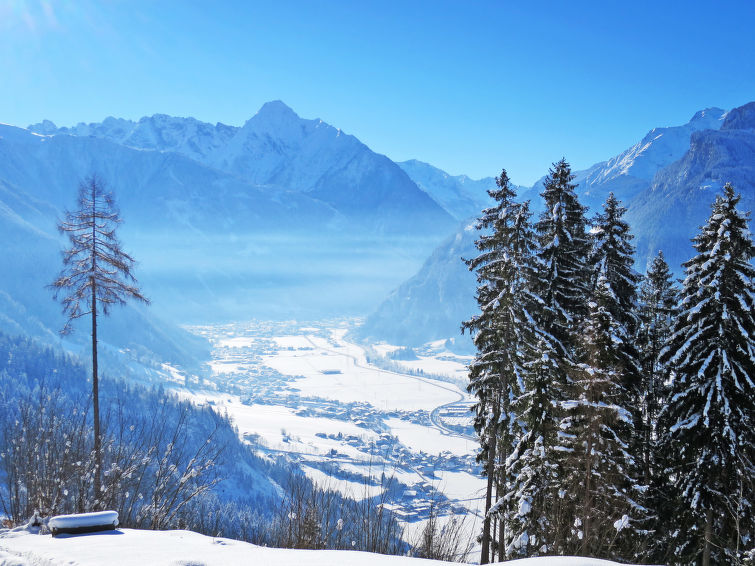 Foto van exterieur van Appartement Zell am Zillerin de winter