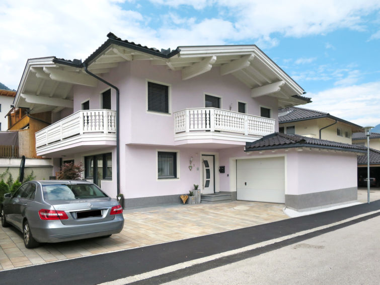 Gezellig Verblijf in Appartement Regina in Zillertal | Out! Vakantiehuizen
