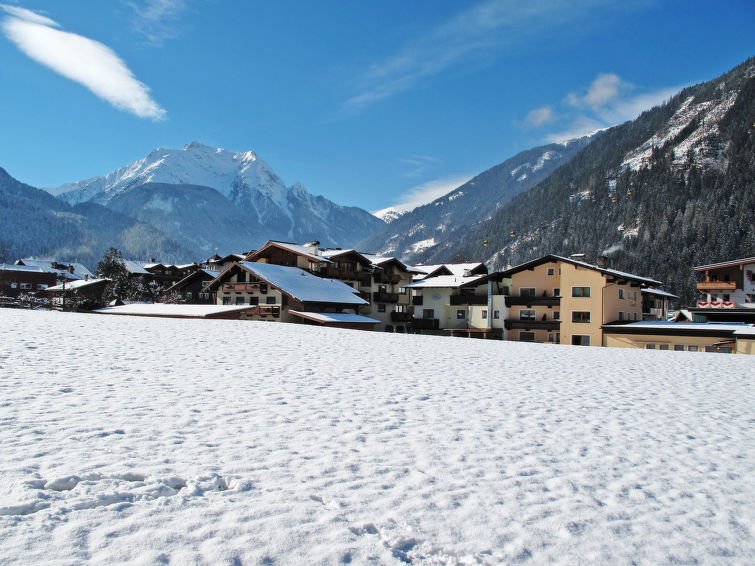 Foto van exterieur van Vakantiehuis Mayrhofenin de winter
