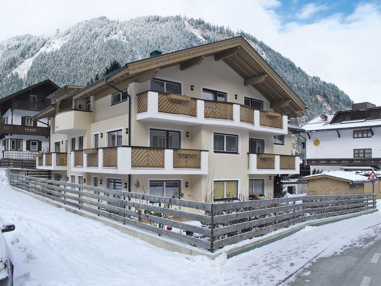 Foto van exterieur van Appartement Mayrhofenin de winter