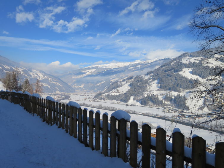 Foto van exterieur van Appartement Mayrhofenin de winter