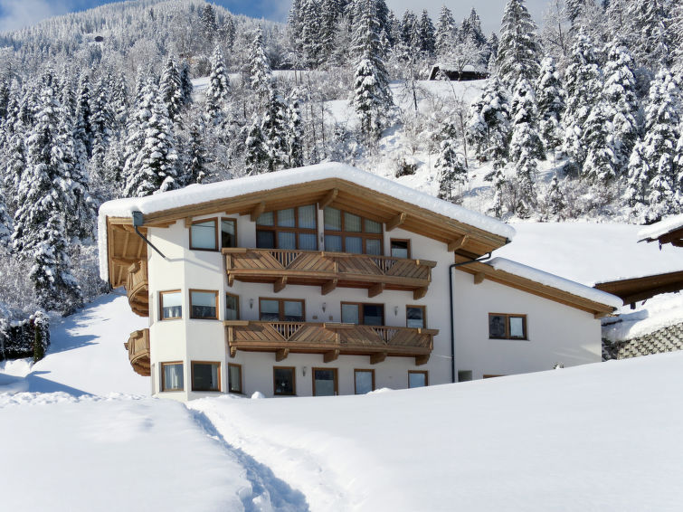 Foto van exterieur van Appartement Mayrhofenin de winter