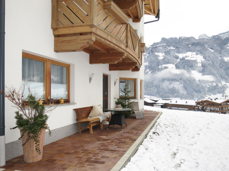 Foto van exterieur van Appartement Mayrhofenin de winter