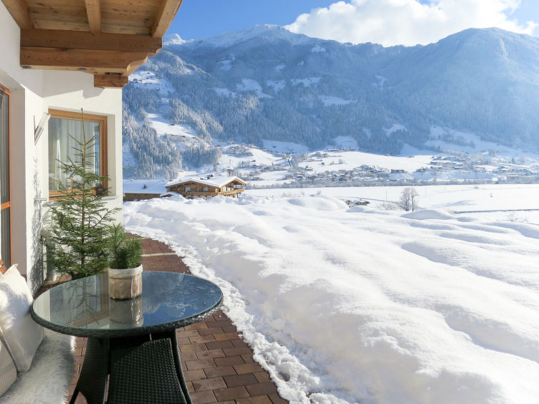 Foto van exterieur van Appartement Mayrhofenin de winter