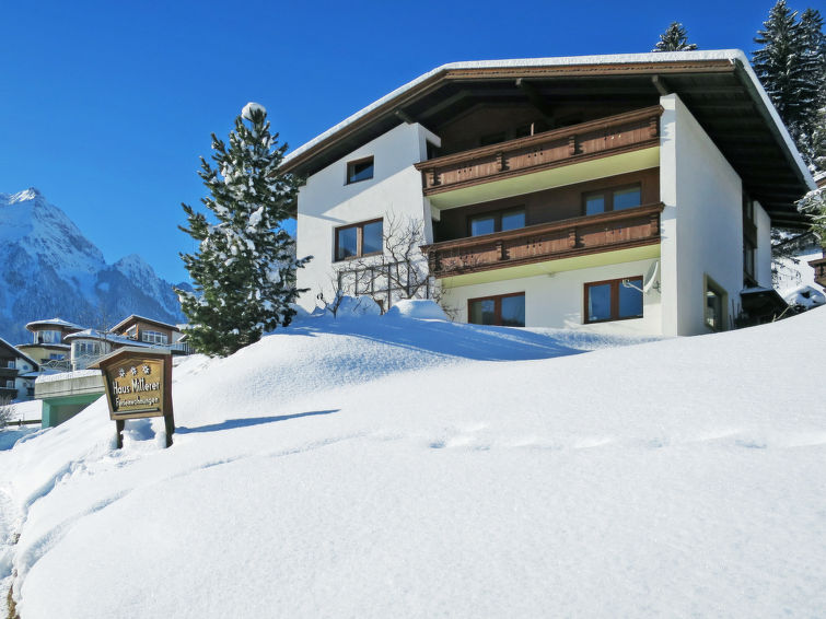 Foto van exterieur van Appartement Finkenbergin de winter