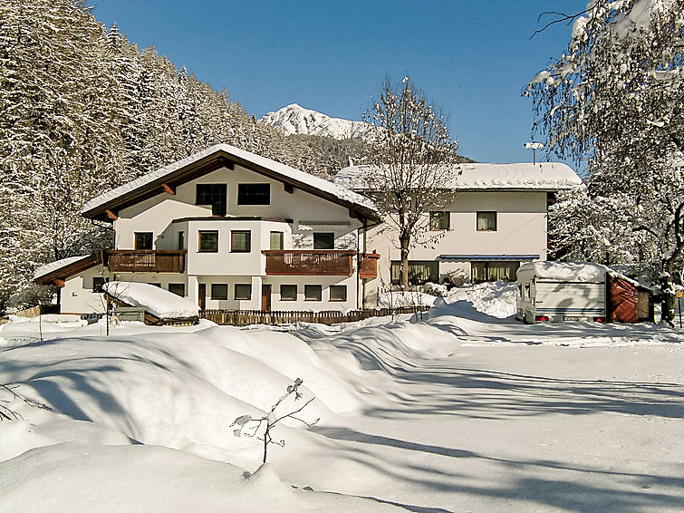 Foto van exterieur van Appartement Nassereithin de winter