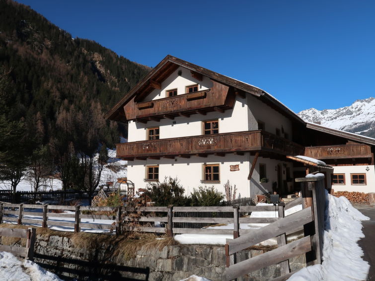 Foto van exterieur van Appartement Feichten im Kaunertalin de winter
