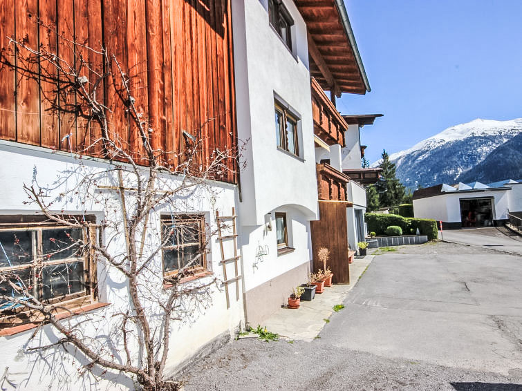 Foto van exterieur van Vakantiehuis Flirsch