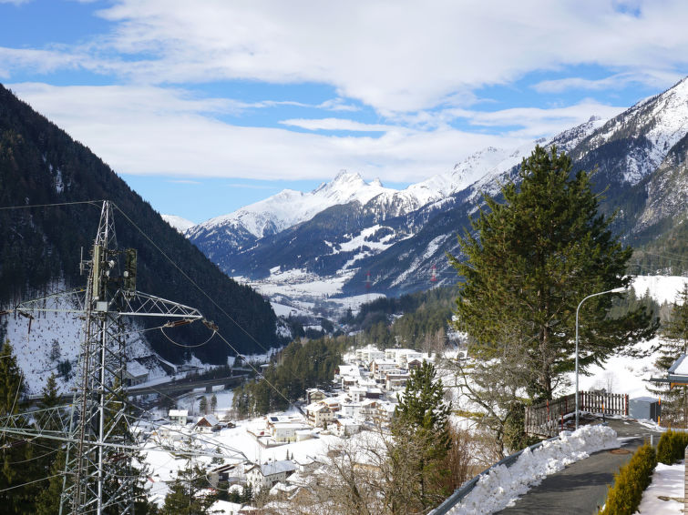 Foto van exterieur van Vakantiehuis Flirschin de winter