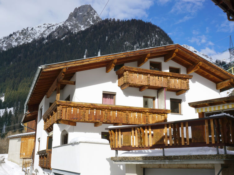 Foto van exterieur van Vakantiehuis Flirschin de winter