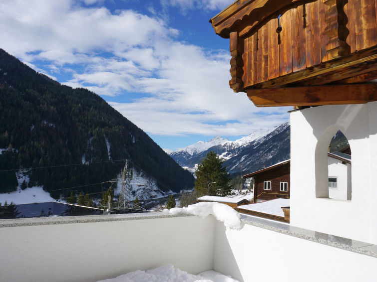 Foto van exterieur van Vakantiehuis Flirschin de winter