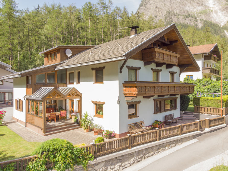 Foto van exterieur van Vakantiehuis Umhausen