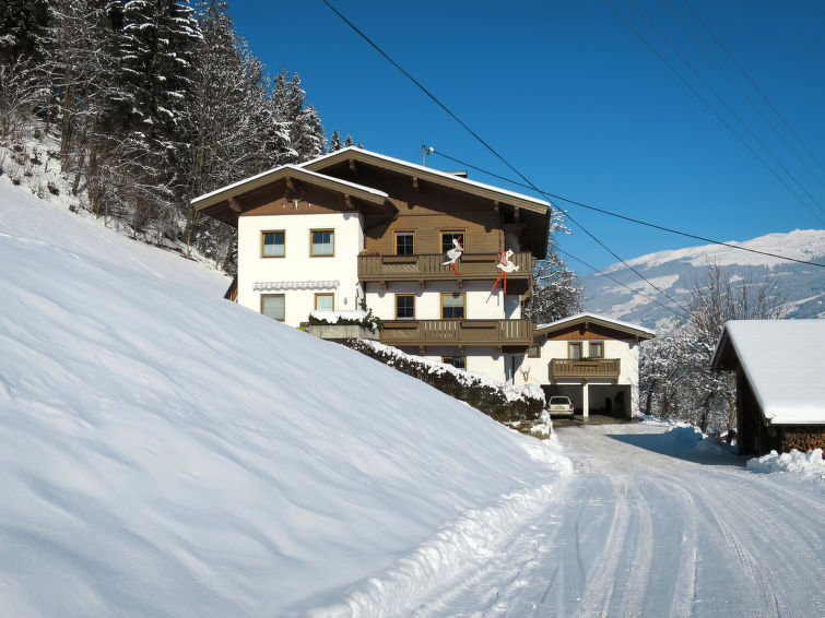 Foto van exterieur van Vakantiehuis Mayrhofenin de winter