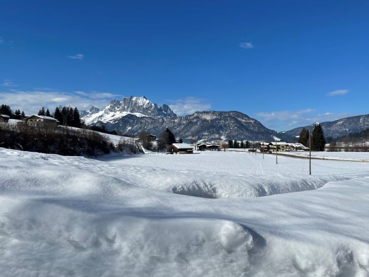Foto van exterieur van Appartement Sankt Johann in Tirolin de winter