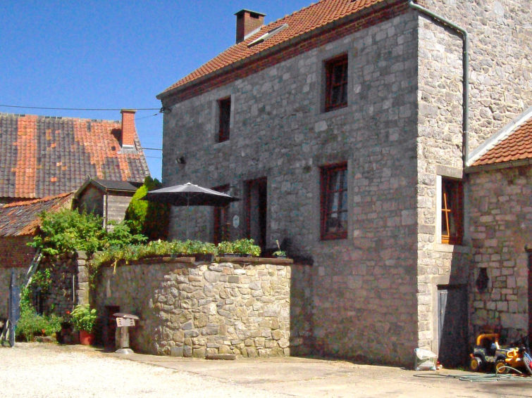 Foto van exterieur van Vakantiehuis Thy-le-Bauduinin de winter