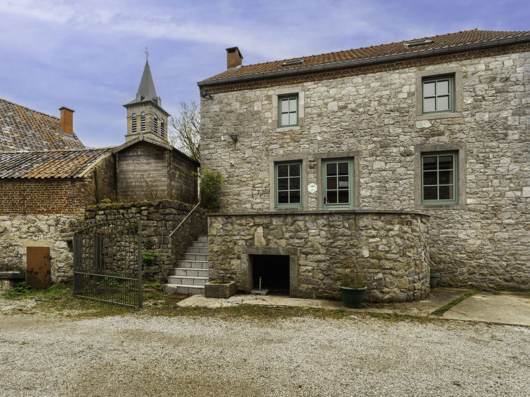 Foto van exterieur van Vakantiehuis Thy-le-Bauduinin de winter