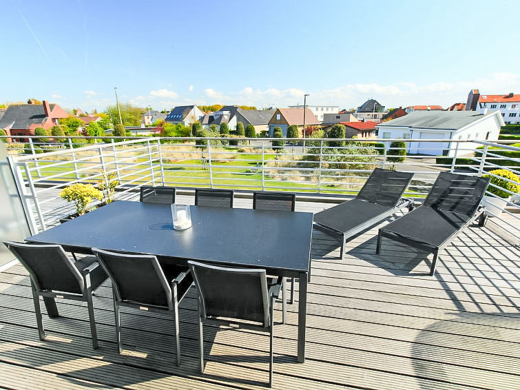 Comfortabel Appartement met Grote Terras in Bredene, Dicht b... | Out! Vakantiehuizen