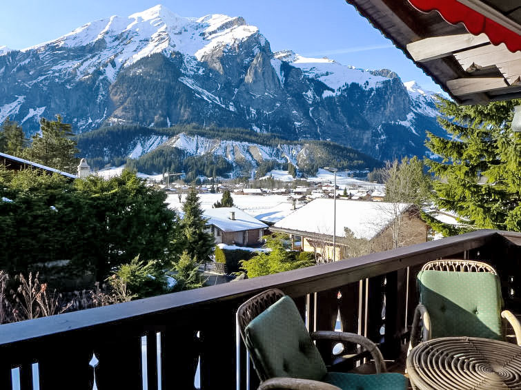 Foto van exterieur van Vakantiehuis Kanderstegin de winter Foto van exterieur van Vakantiehuis Kanderstegin de winter