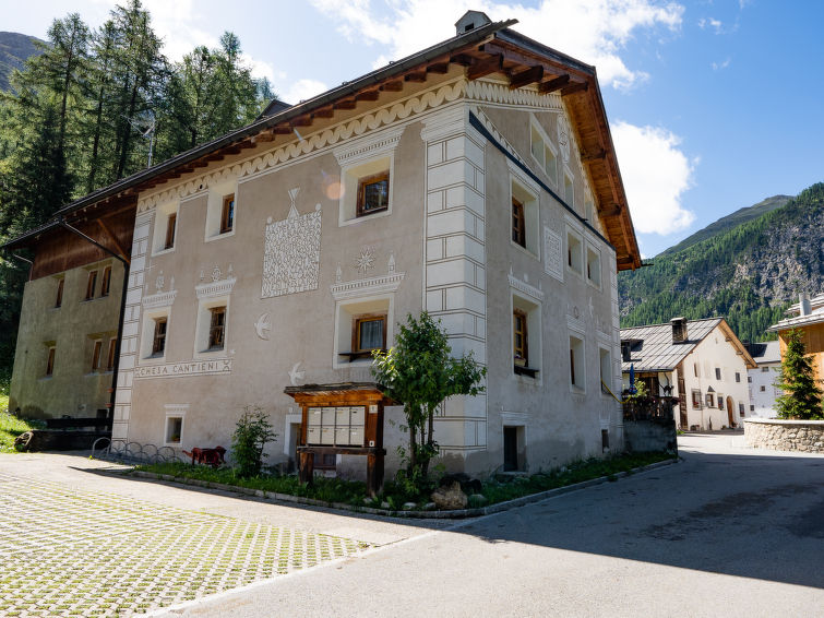 Foto van exterieur van Vakantiehuis La Punt-Chamues-ch