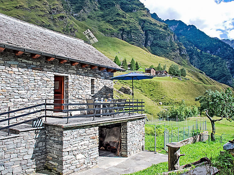 Foto van exterieur van Vakantiehuis Malvaglia