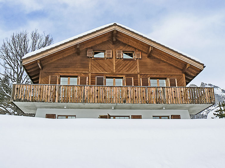 Foto van exterieur van Vakantiehuis Ovronnazin de winter
