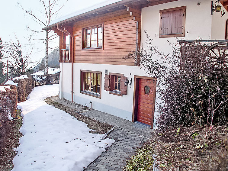 Foto van exterieur van Appartement Ovronnazin de winter