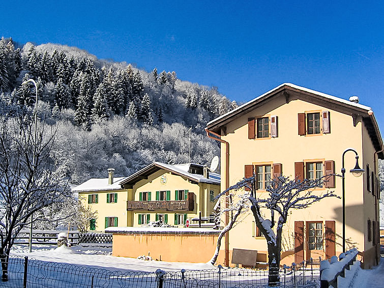 Foto van exterieur van Vakantiehuis Prarreyerin de winter