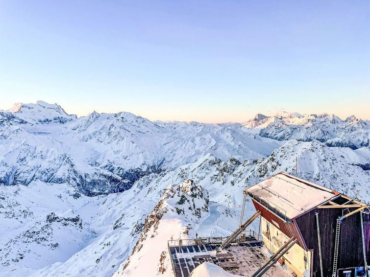 Foto van omgeving van Vakantiehuis Nendazin de winter