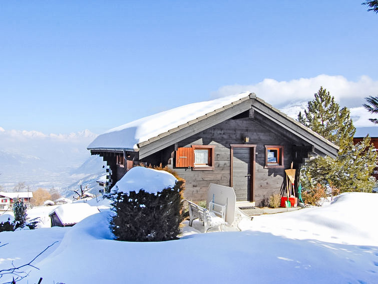 Foto van exterieur van Vakantiehuis Nendazin de winter
