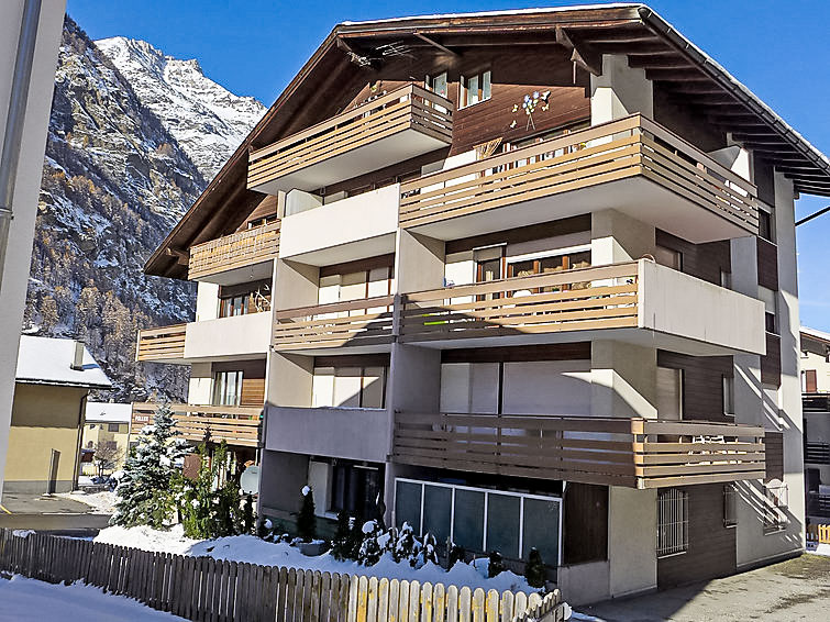 Foto van exterieur van Appartement Täschin de winter Foto van exterieur van Appartement Täschin de winter