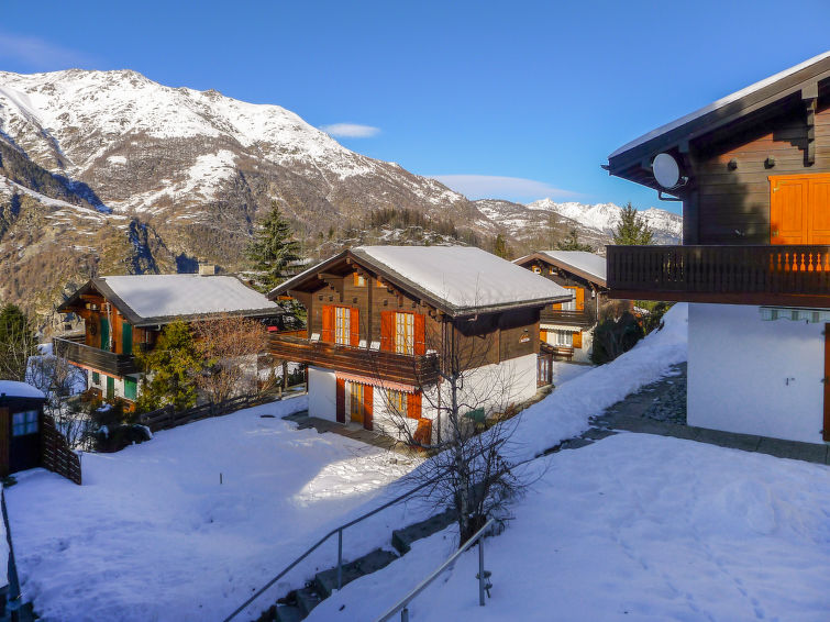 Foto van exterieur van Vakantiehuis St Niklausin de winter