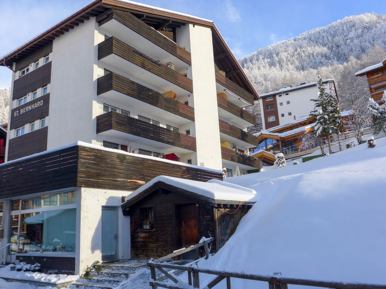 Gezellig en Ruim Appartement St. Bernhard in Zermatt met Uit... | Out! Vakantiehuizen