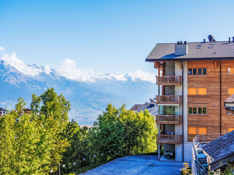 Comfortabel Appartement Les Chouettes 23 in het Hart van Nendaz | Out! Vakantiehuizen