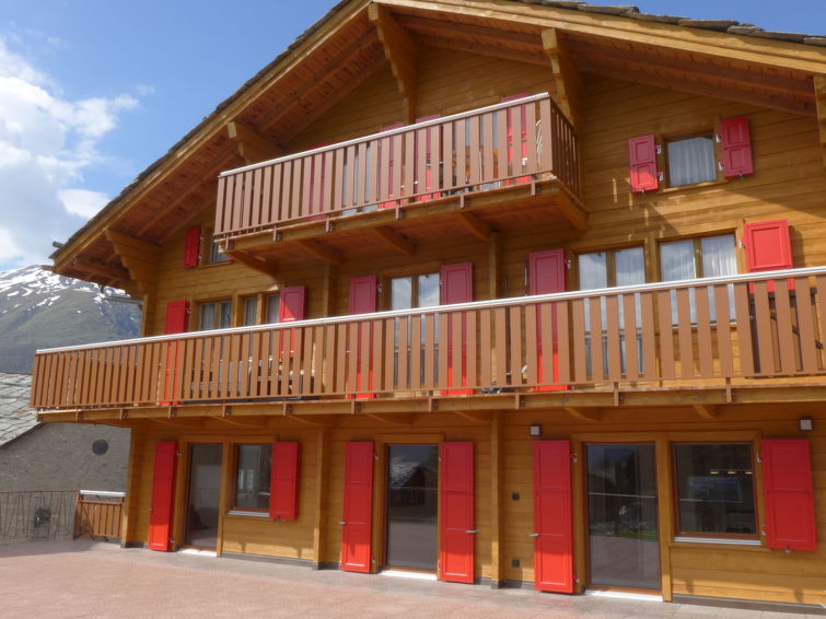 Comfortabel Vakantieappartement in Grächen met Adembenemend ... | Out! Vakantiehuizen