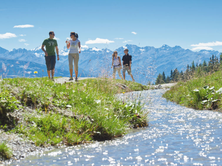 Foto van omgeving van Vakantiehuis Crans-Montana