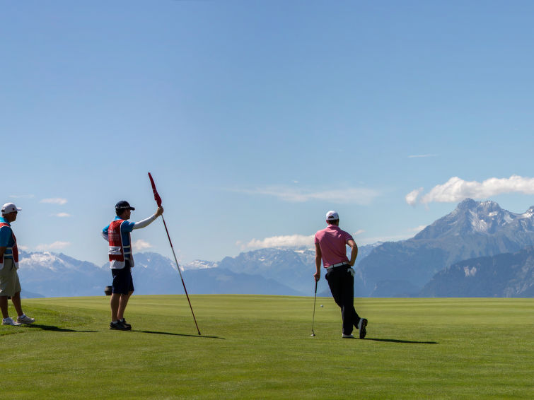 Foto van omgeving van Vakantiehuis Crans-Montana