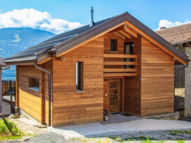 Ontdek de Charme van Chalet Le Raccard in Savièse | Out! Vakantiehuizen