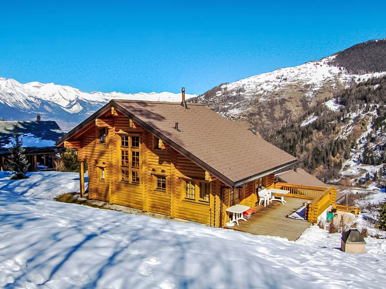 Foto van exterieur van Vakantiehuis Nendazin de winter