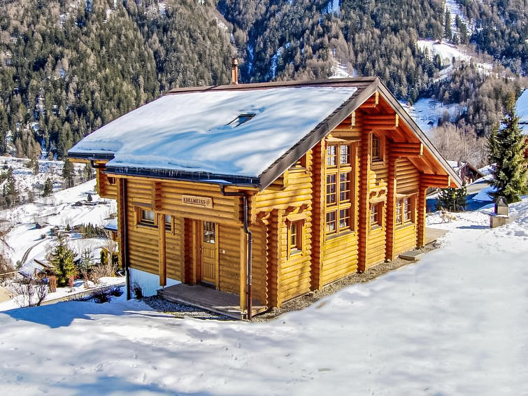 Foto van exterieur van Vakantiehuis Nendazin de winter
