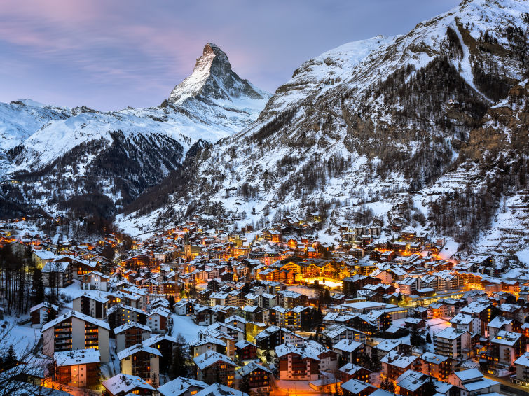 Foto van omgeving van Vakantiehuis Zermattin de winter