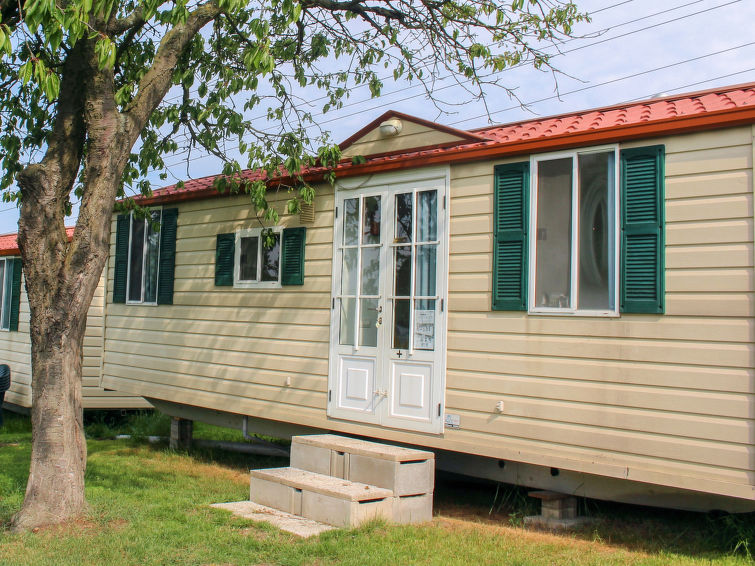 Foto van exterieur van Vakantiehuis Karlin Liben