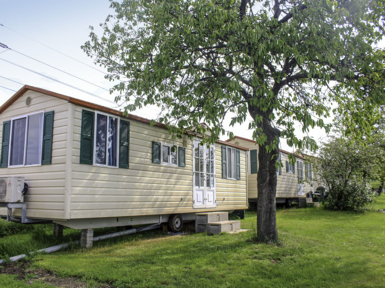 Foto van exterieur van Vakantiehuis Karlin Liben