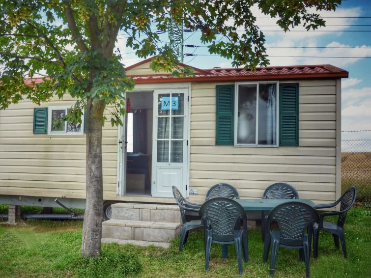Foto van exterieur van Vakantiehuis Karlin Libenin de winter