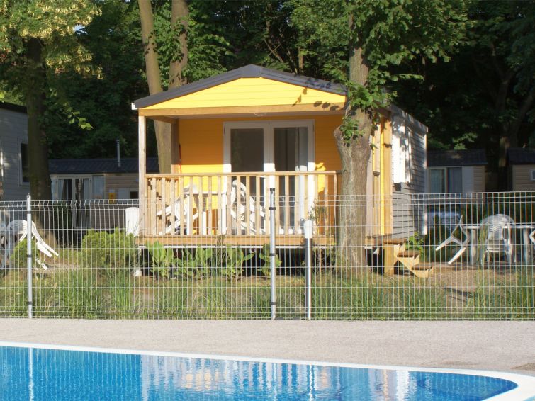 Gezellig Vakantiehuis 'Sunset Terrace' in Dolni Pocernice | Out! Vakantiehuizen